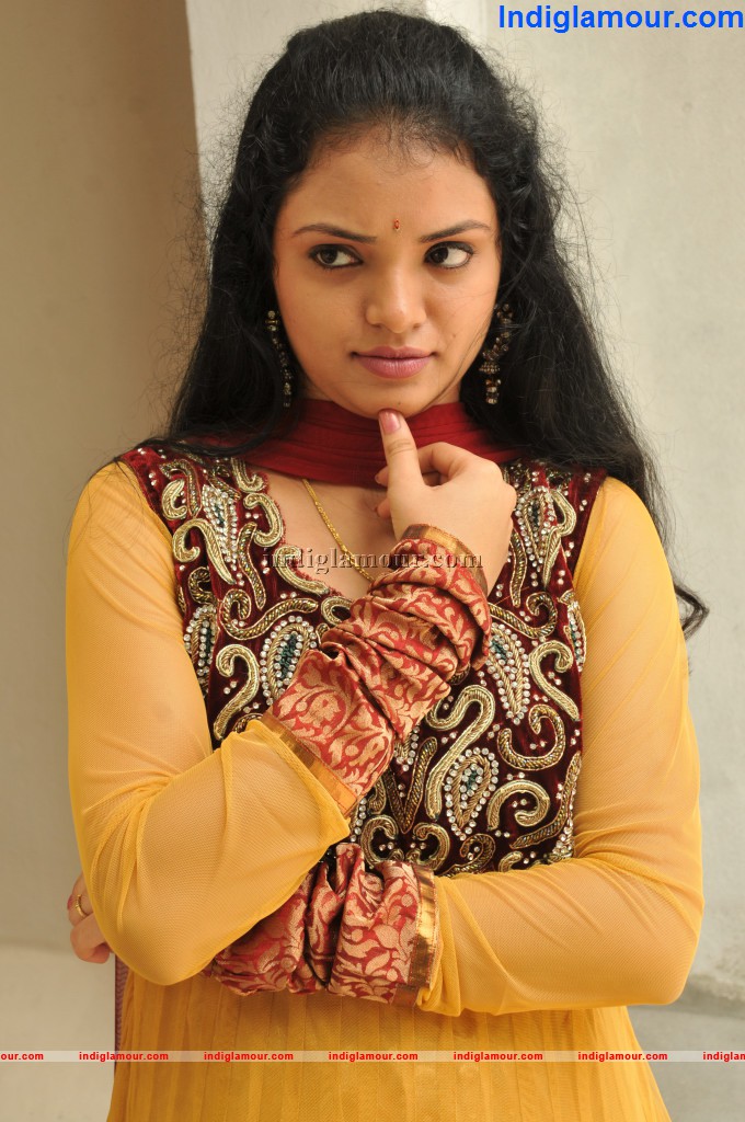 Supraja Actress hd photo