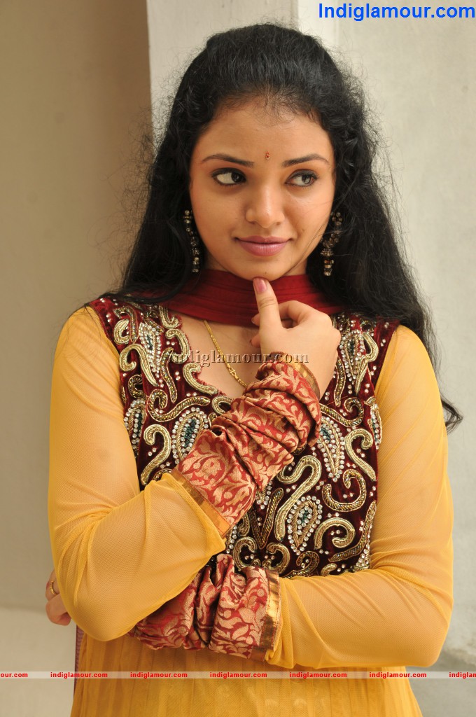 Supraja Actress hd photo