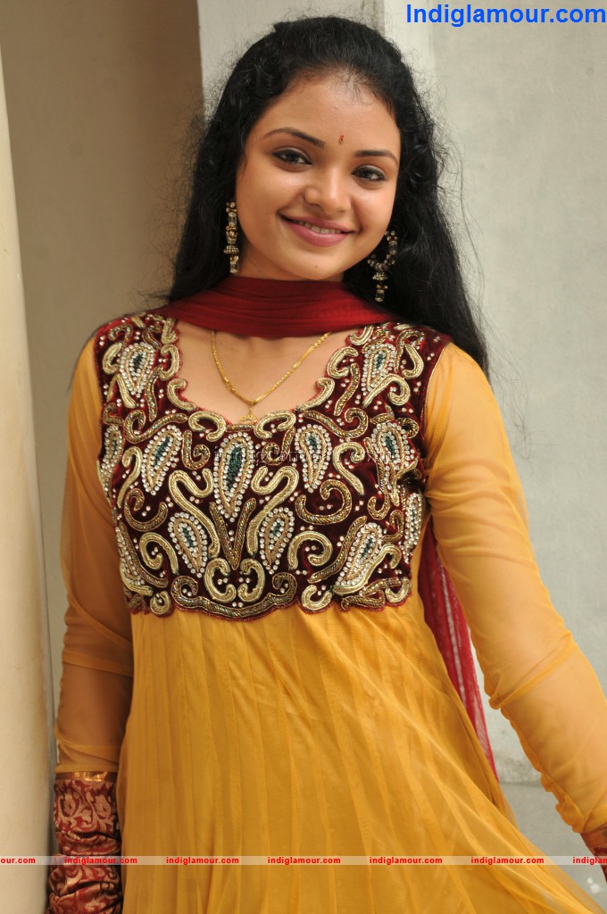 Supraja Actress hd photo