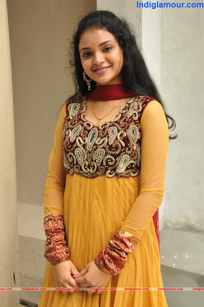 Supraja Actress hd photo