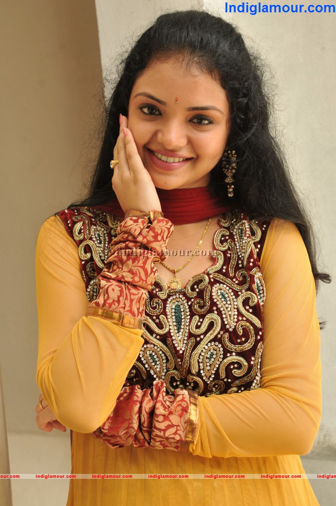 Supraja Actress hd photo