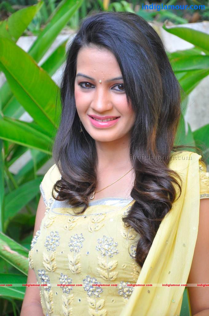 Deeksha Panth Actress hd photo