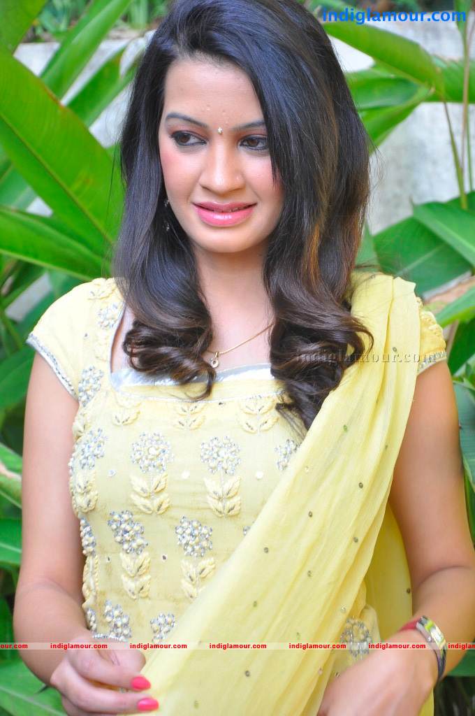 Deeksha Panth Actress hd photo