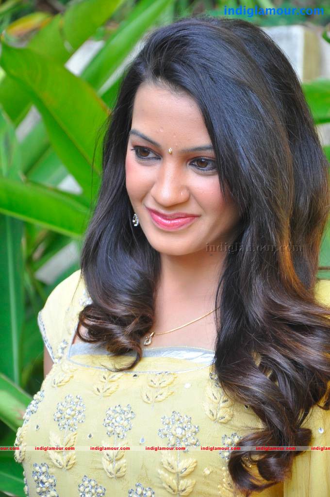Deeksha Panth Actress hd photo