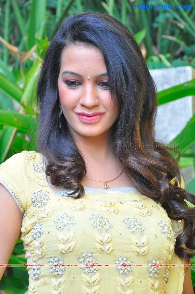 Deeksha Panth Actress hd photo