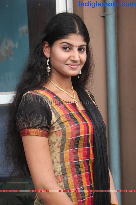 Parvathy Suresh Actress hd photo