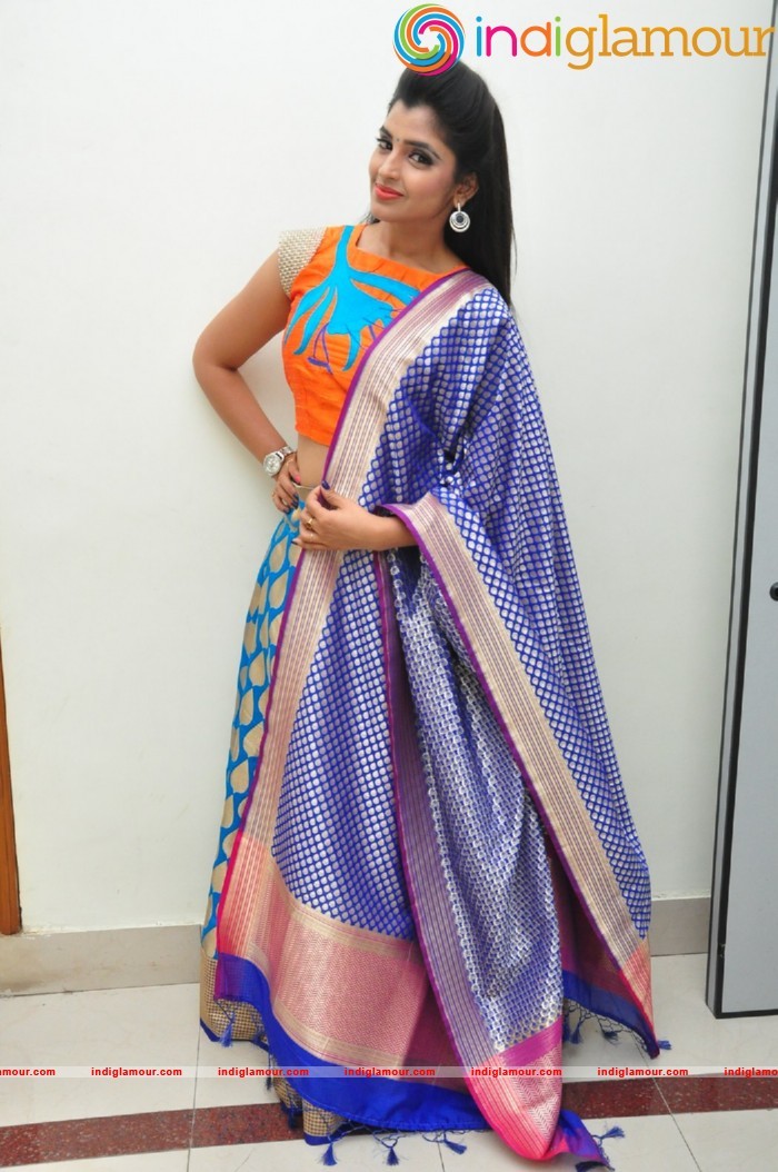 Syamala Actress hd photo