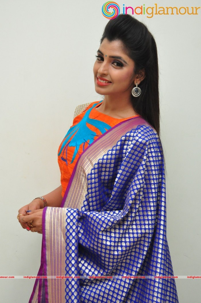 Syamala Actress hd photo