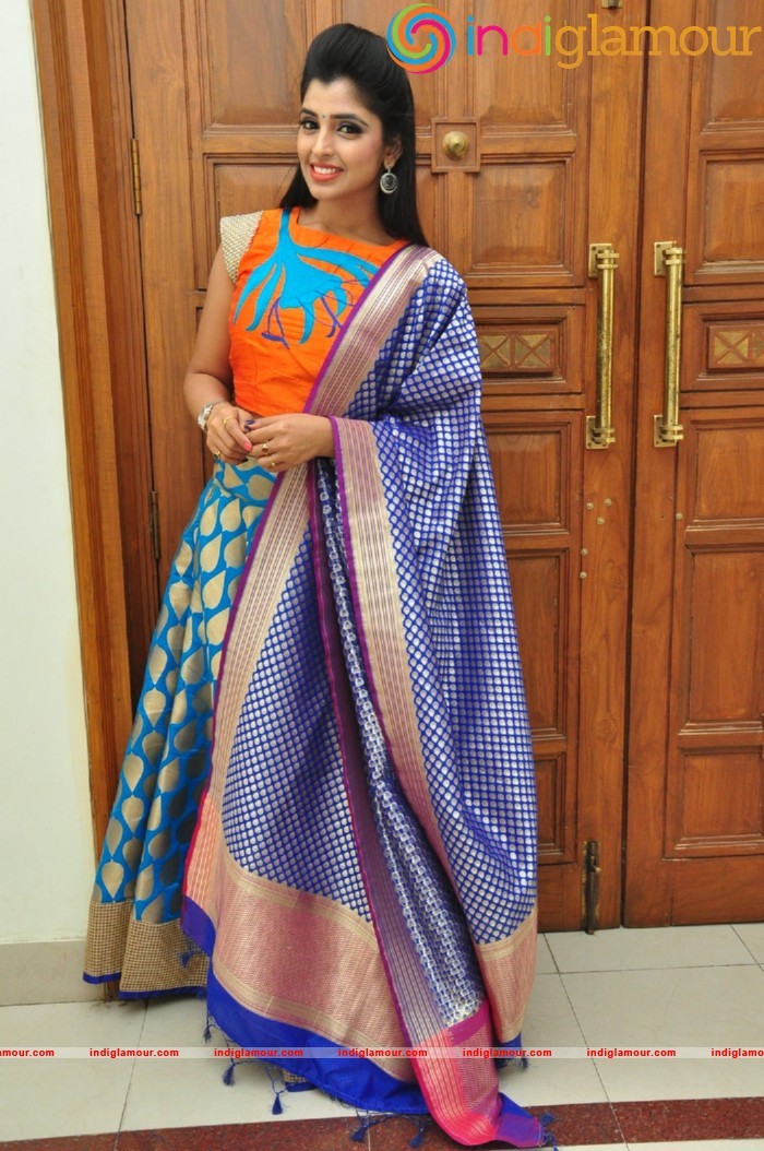 Syamala Actress hd photo