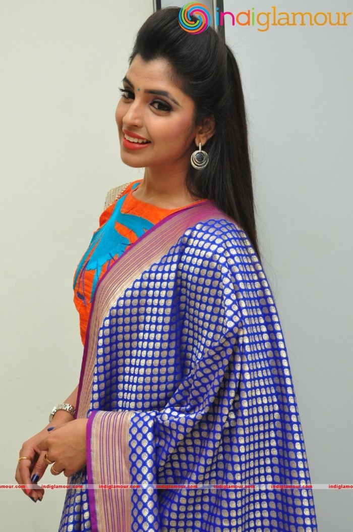 Syamala Actress hd photo
