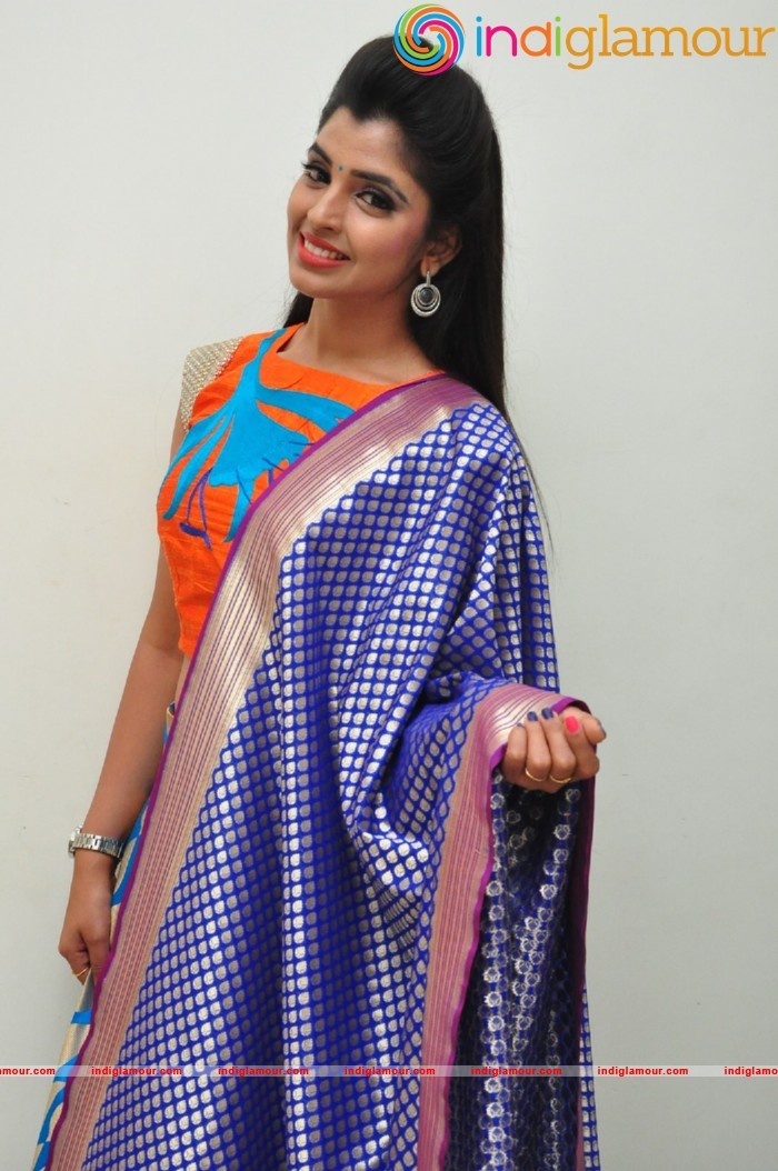 Syamala Actress hd photo