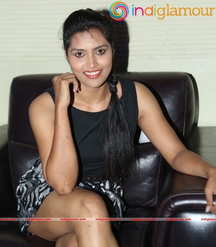 Sravanthi Actress hd photo