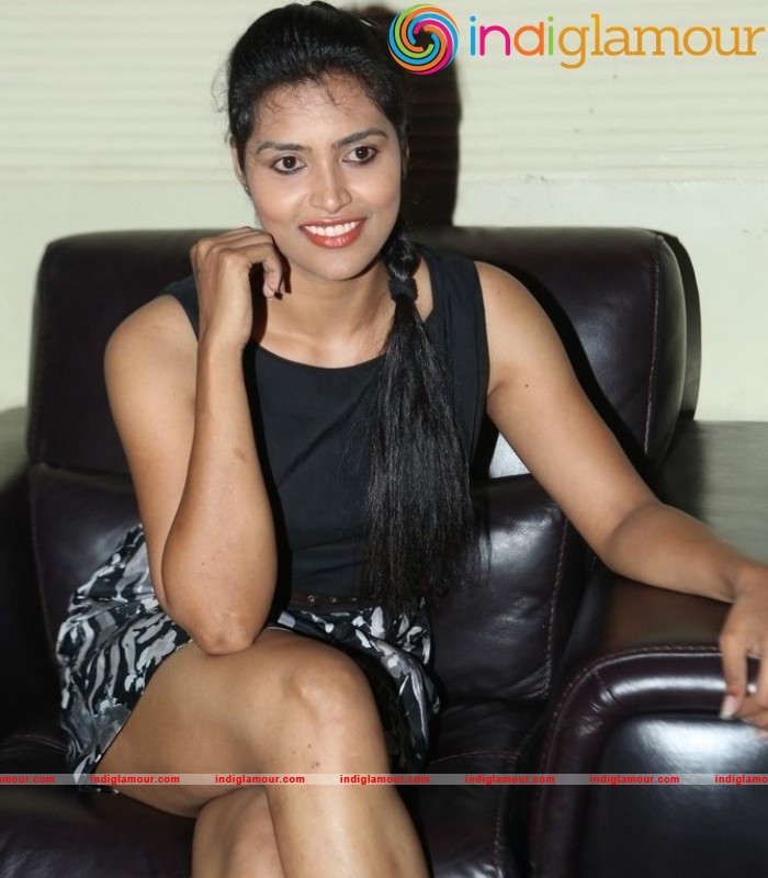 Sravanthi Actress hd photo