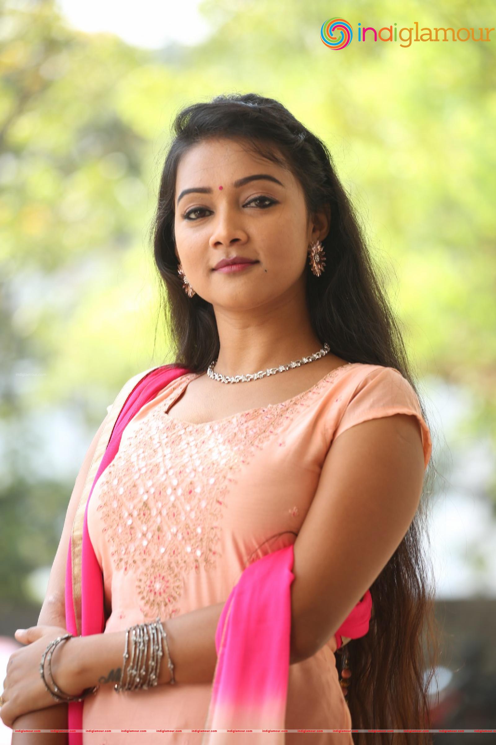 Nainisha Actress hd photo