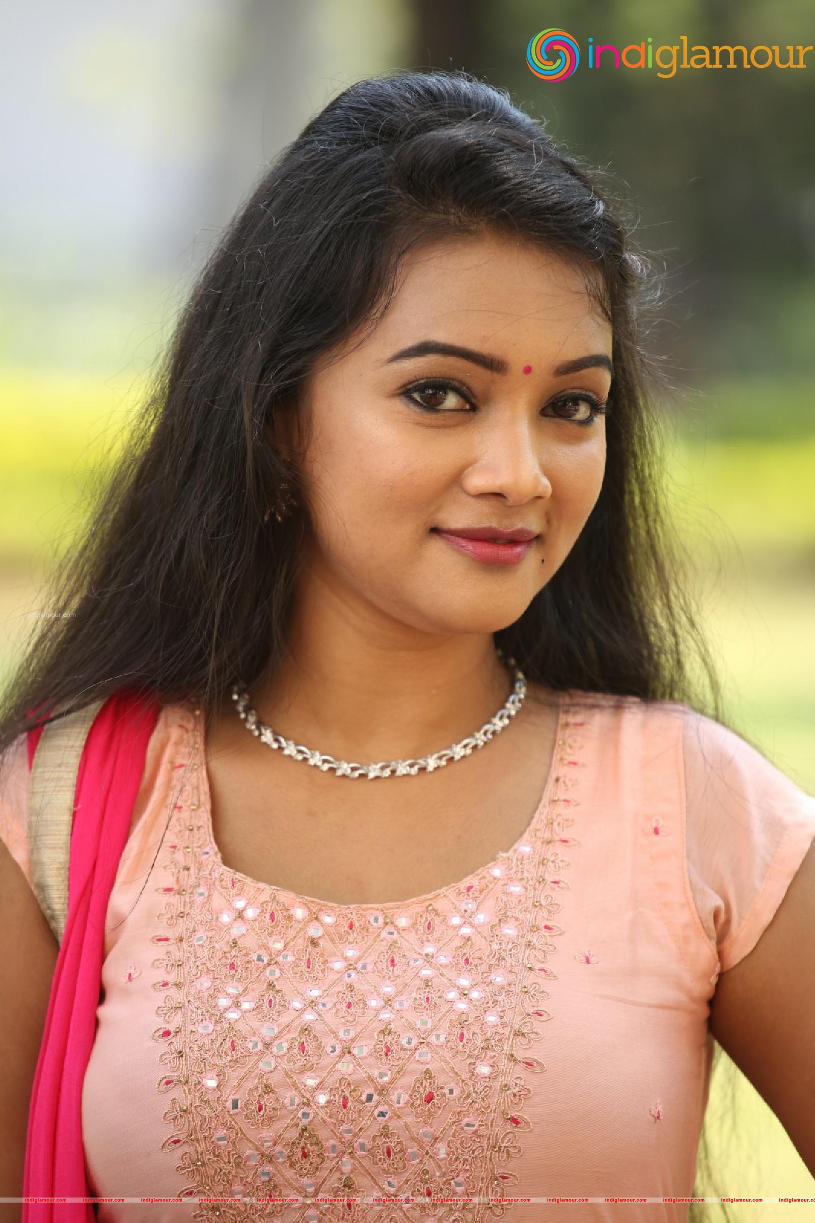 Nainisha Actress hd photo