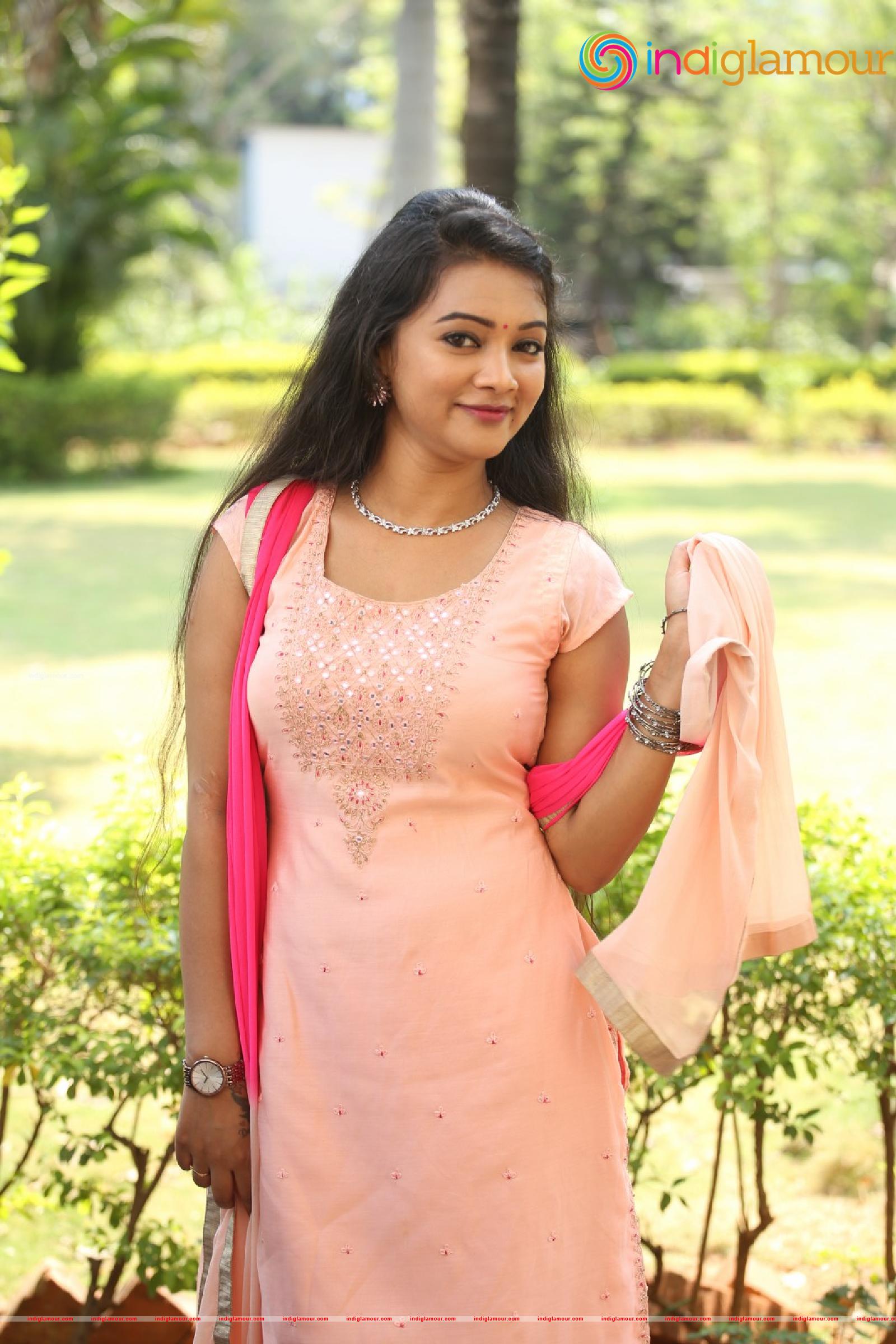 Nainisha Actress hd photo