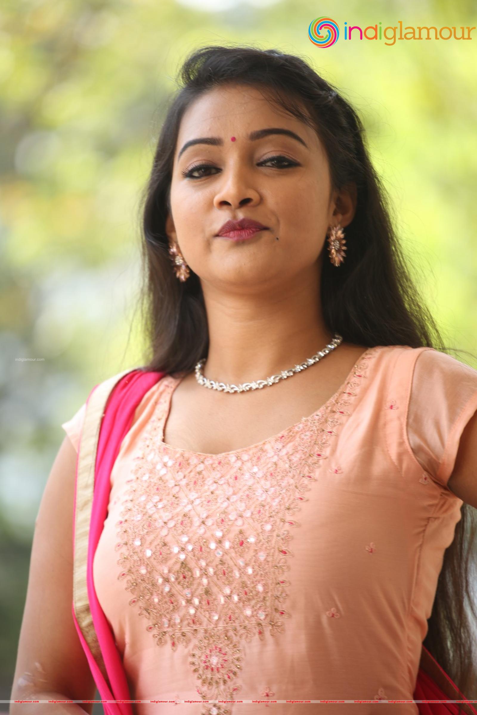 Nainisha Actress hd photo