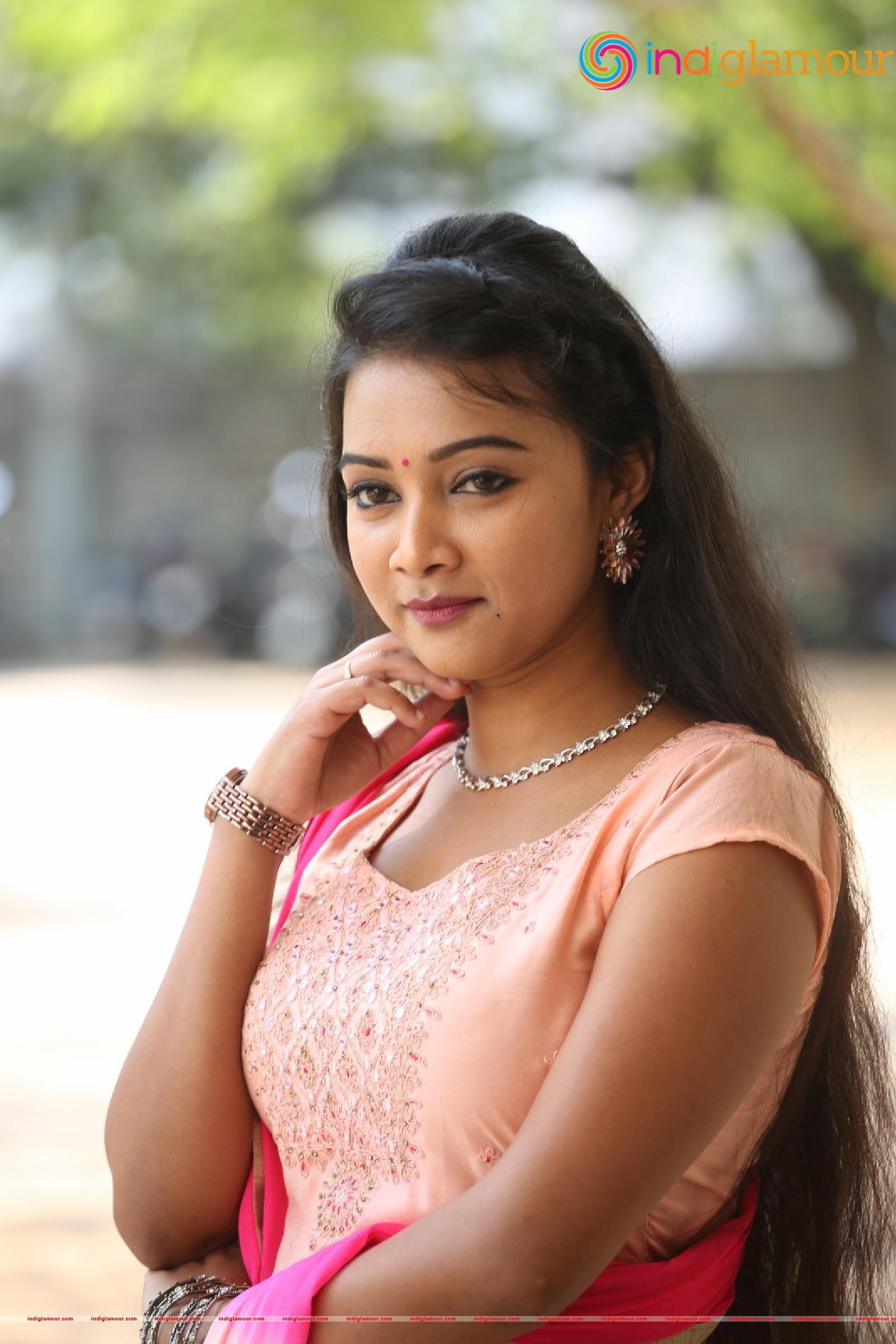 Nainisha Actress hd photo