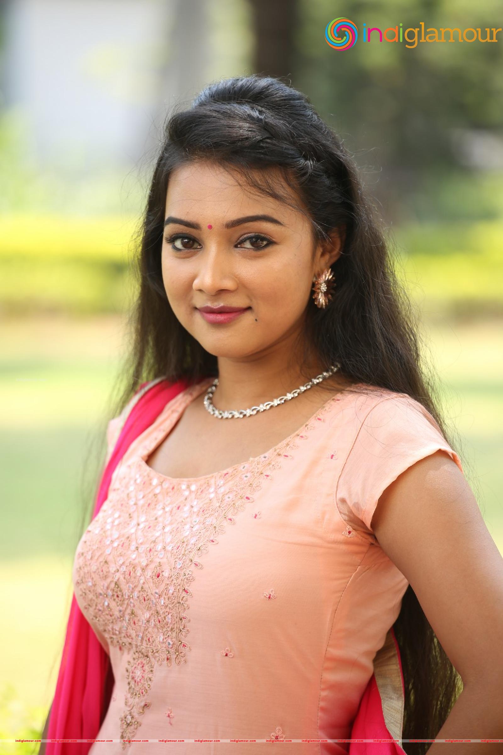 Nainisha Actress hd photo