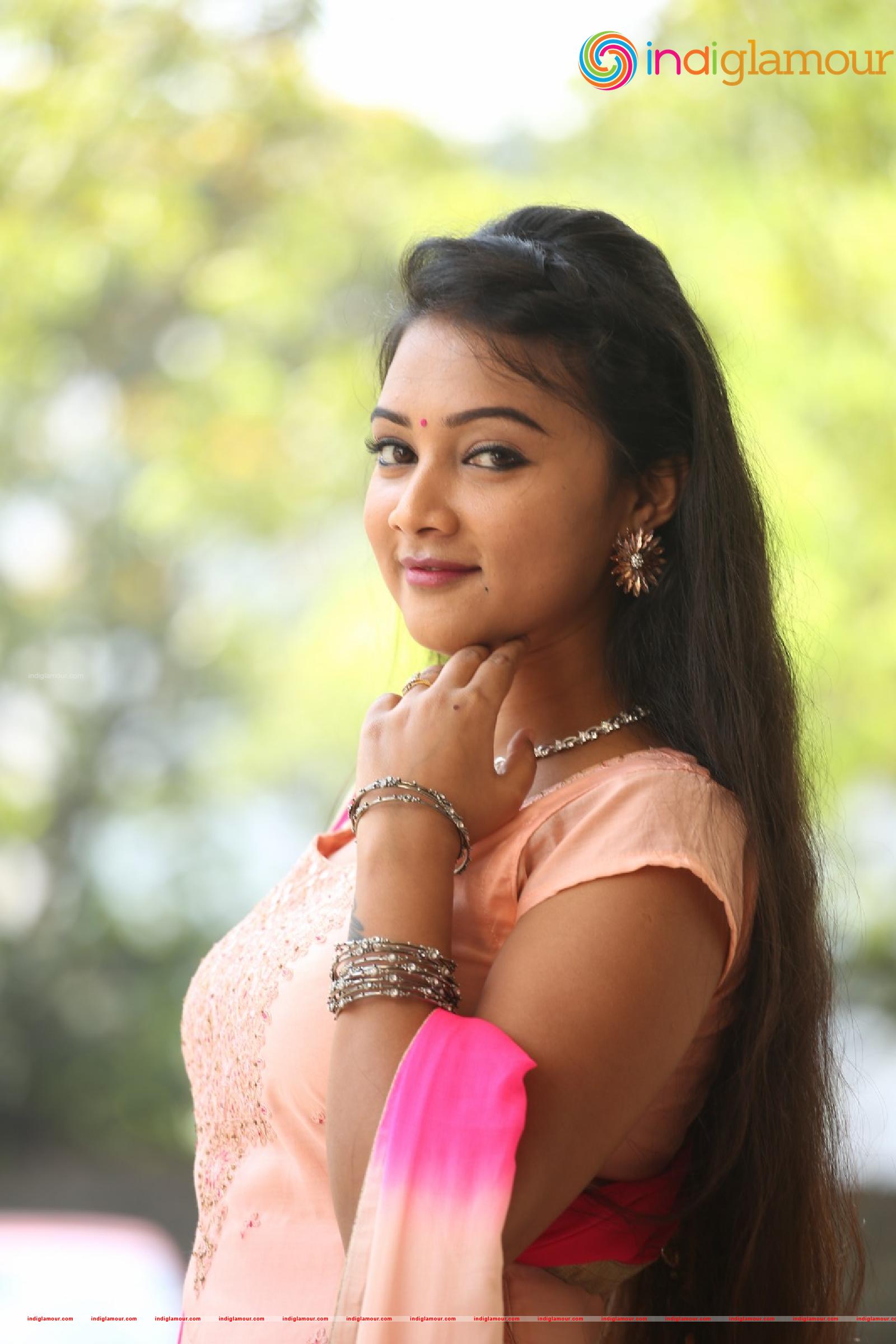Nainisha Actress hd photo