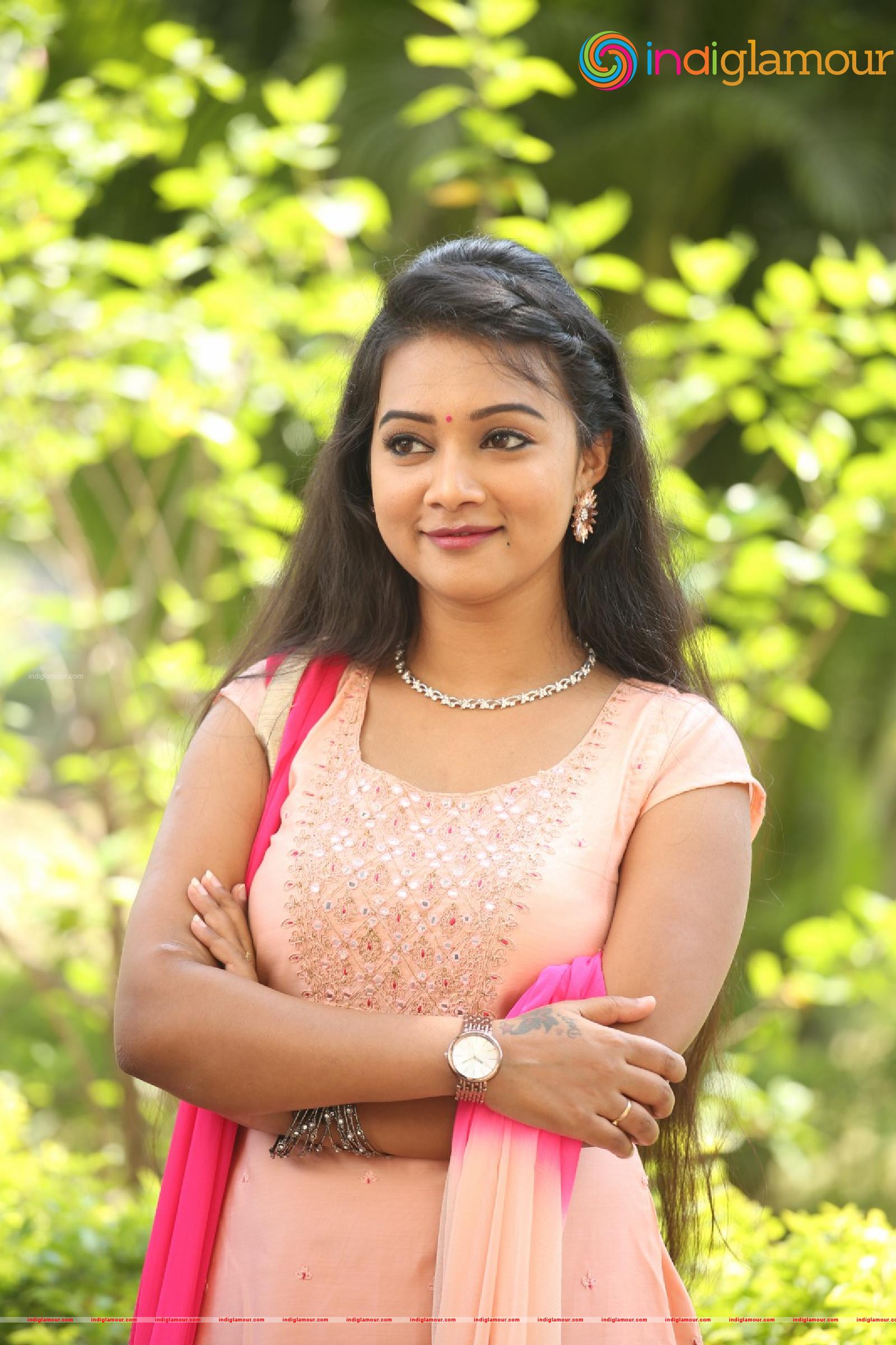 Nainisha Actress hd photo