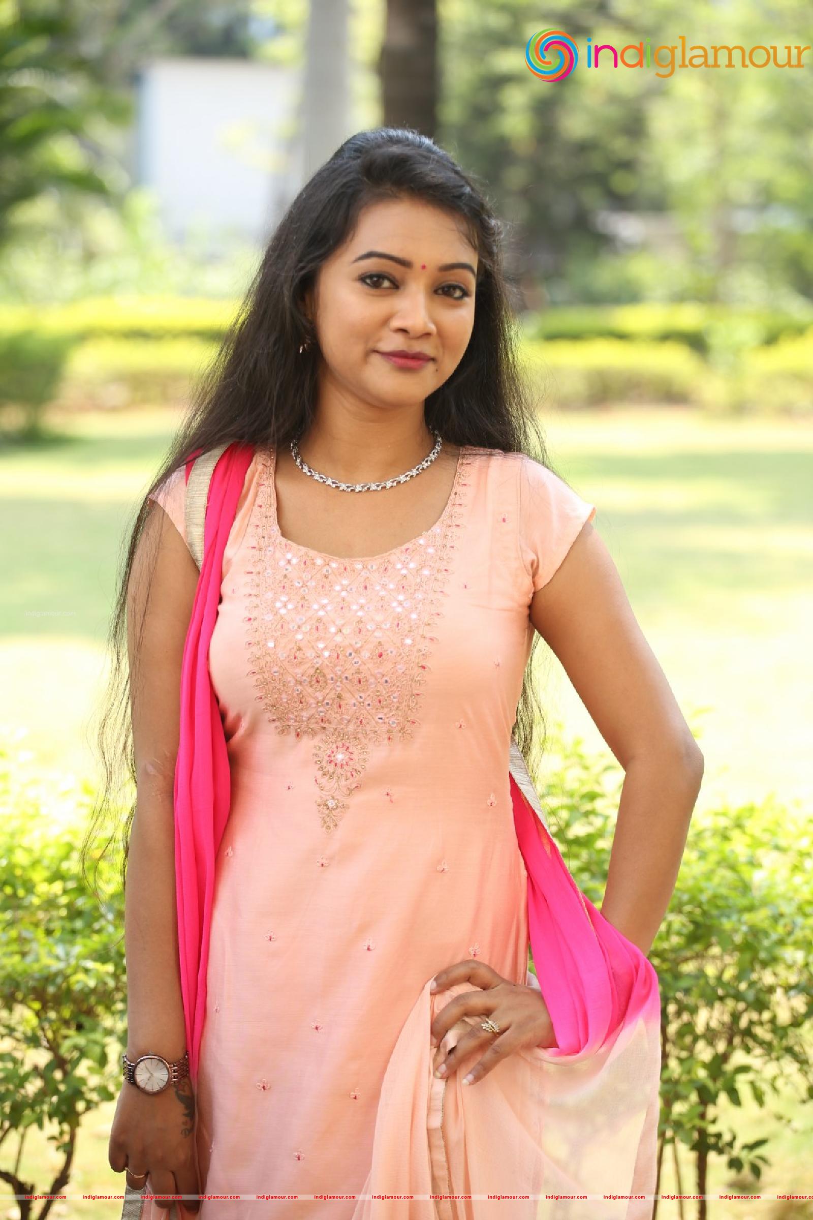 Nainisha Actress hd photo
