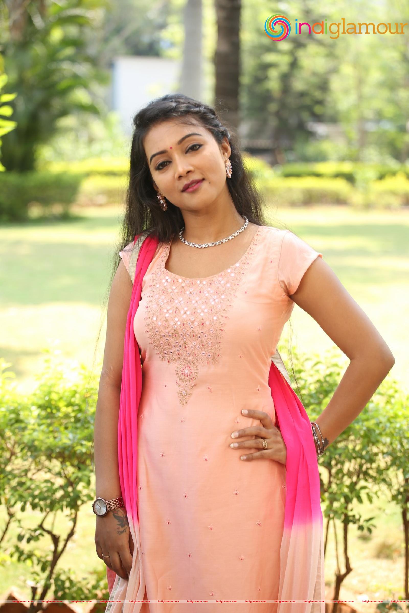 Nainisha Actress hd photo