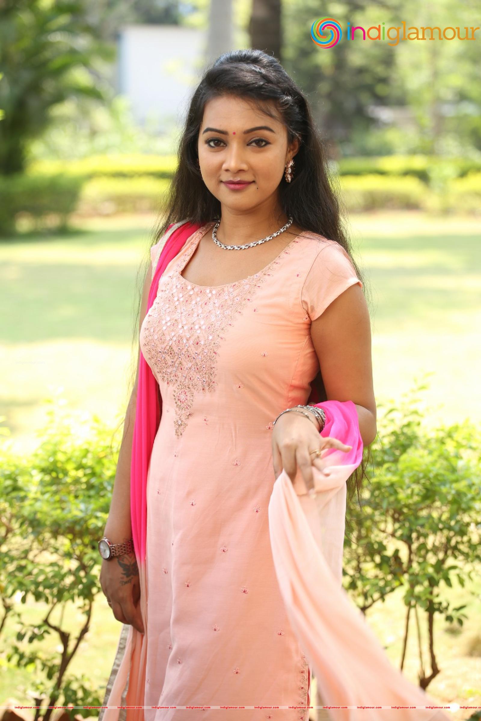 Nainisha Actress hd photo
