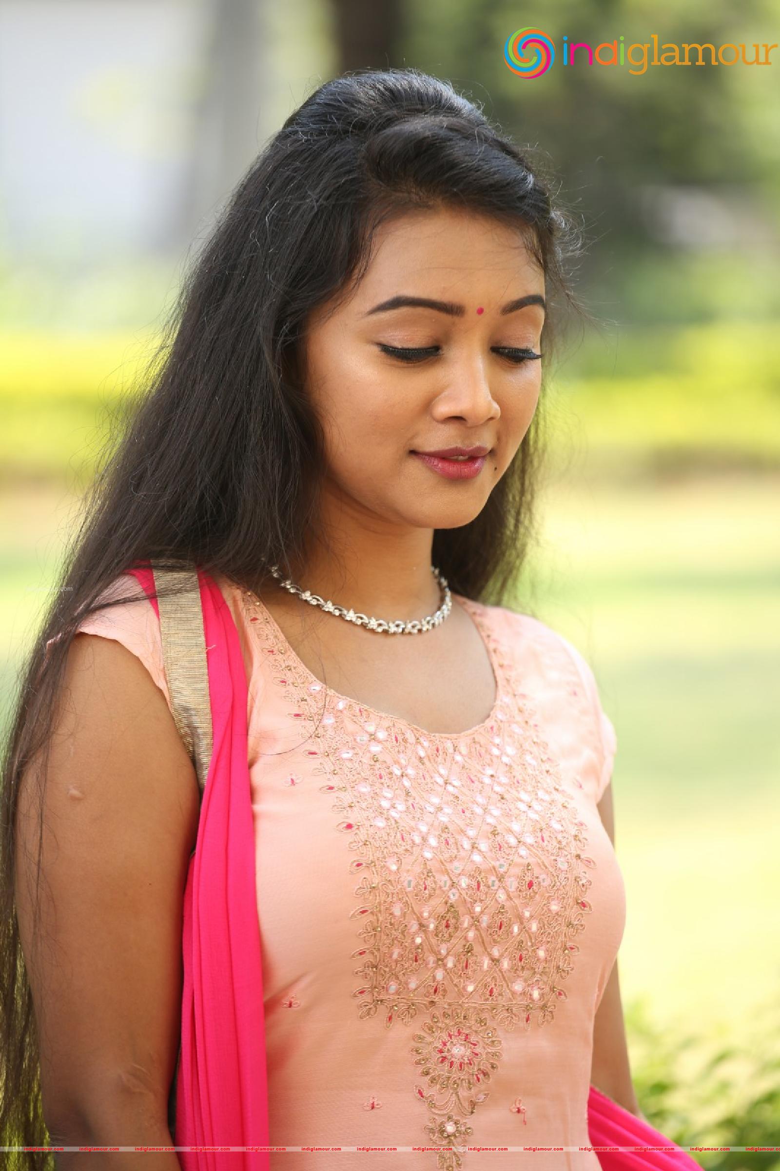 Nainisha Actress hd photo