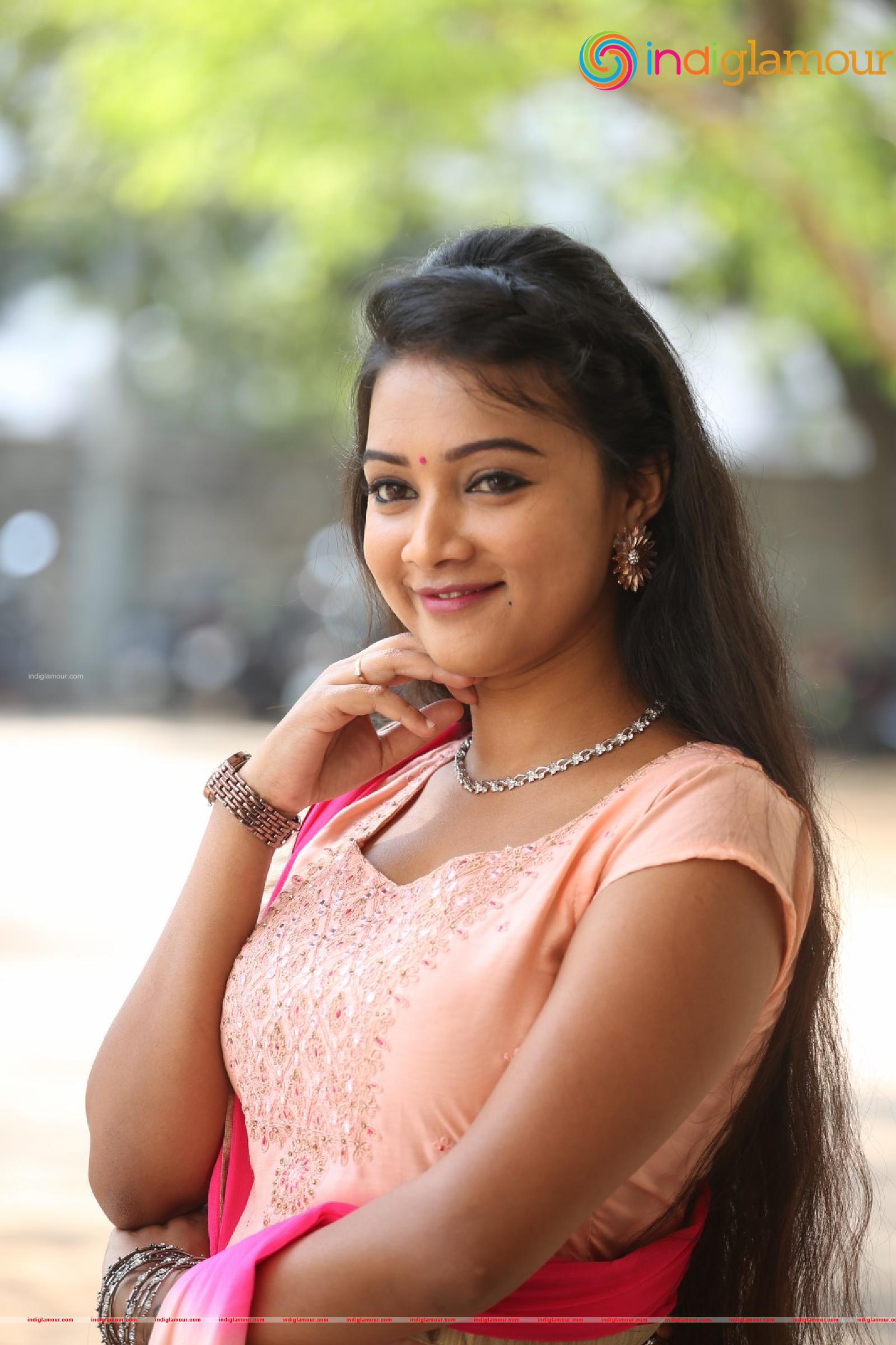 Nainisha Actress hd photo