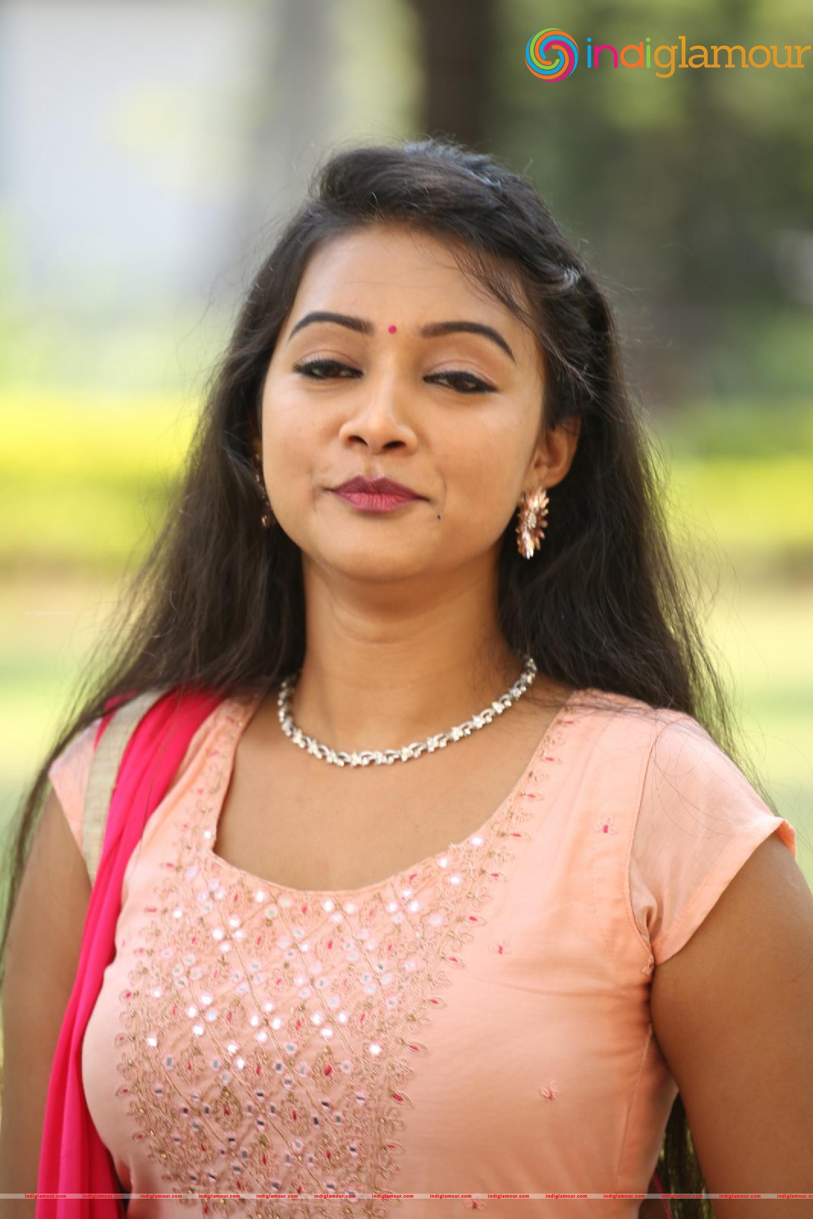 Nainisha Actress hd photo