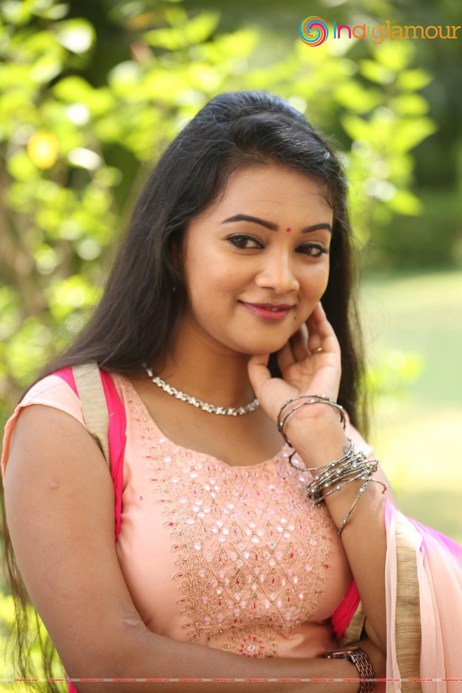 Nainisha Actress hd photo