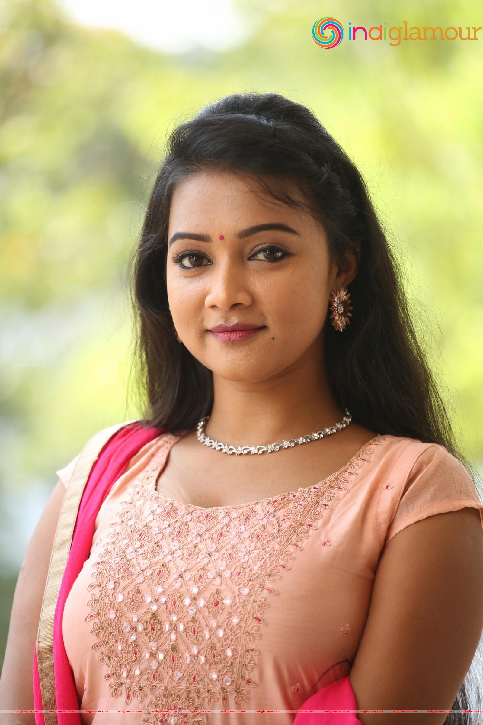 Nainisha Actress hd photo