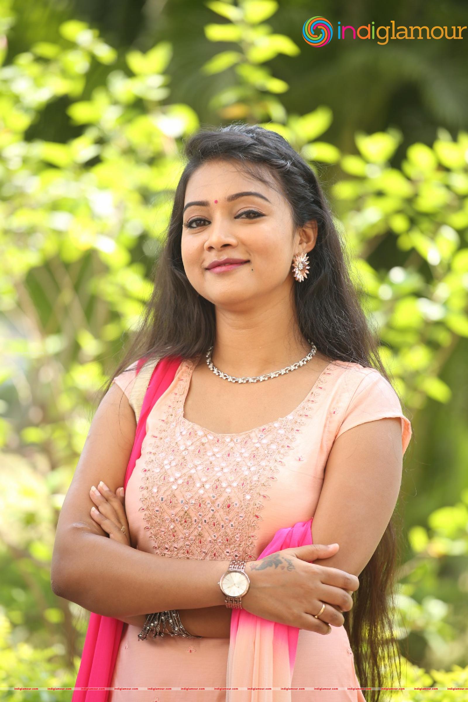 Nainisha Actress hd photo