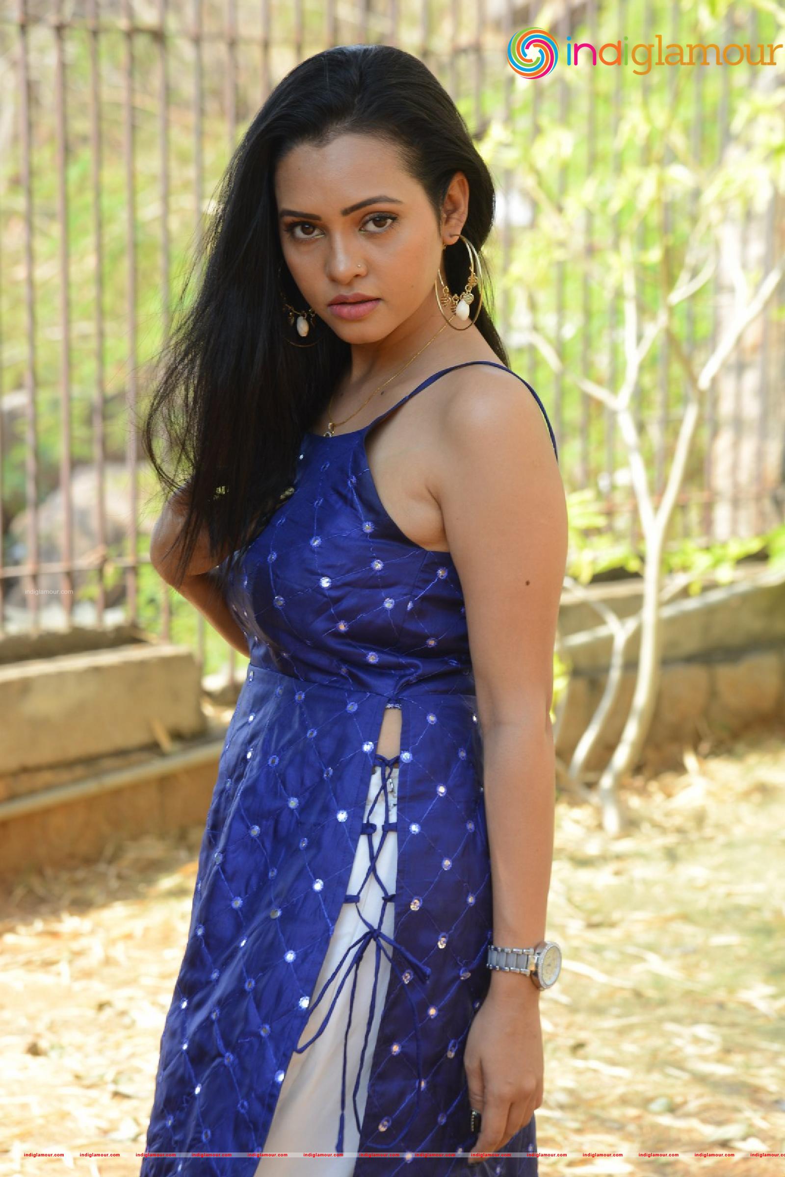 Geetha Sha Actress hd photo