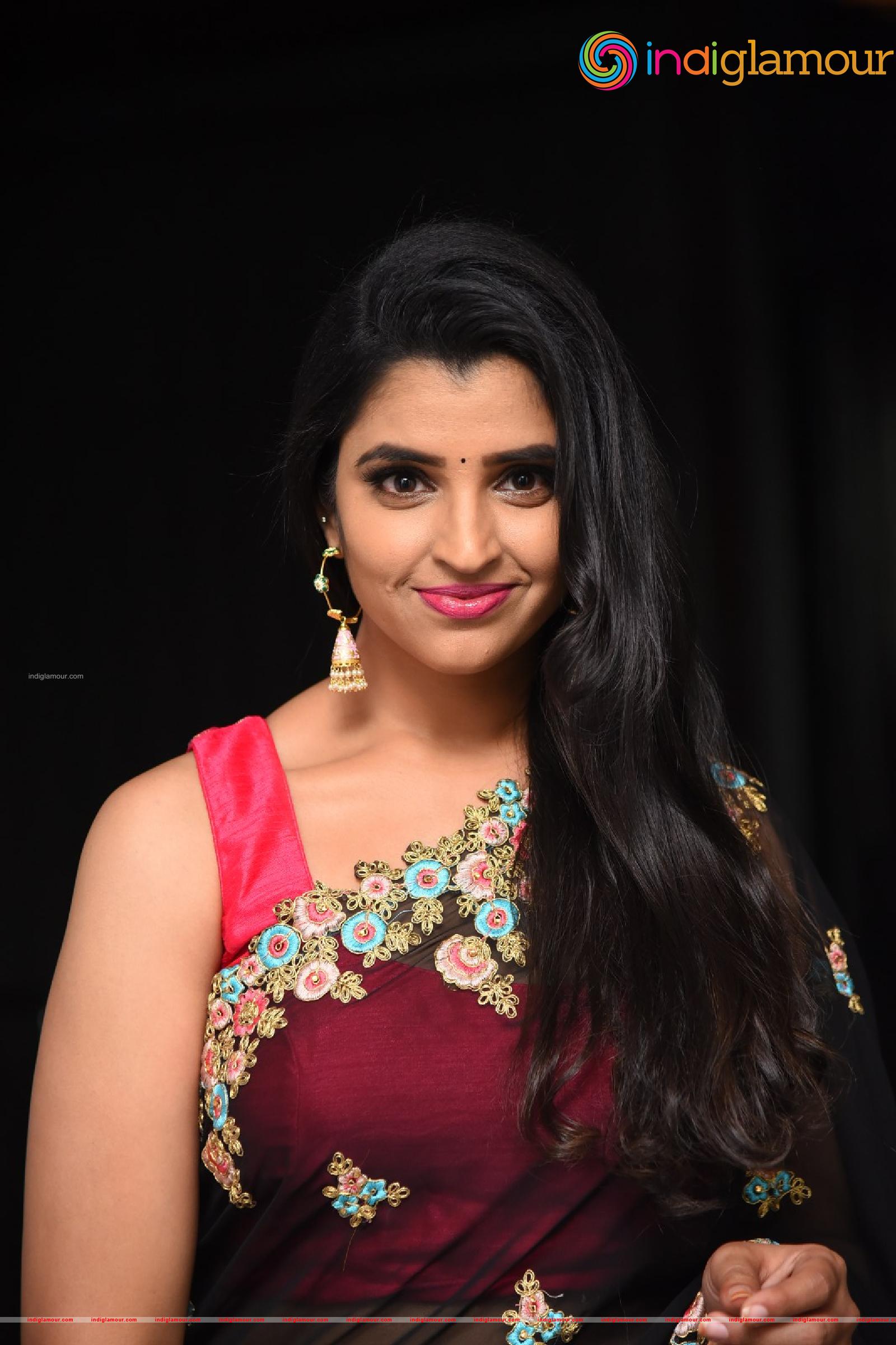 Syamala Actress hd photo