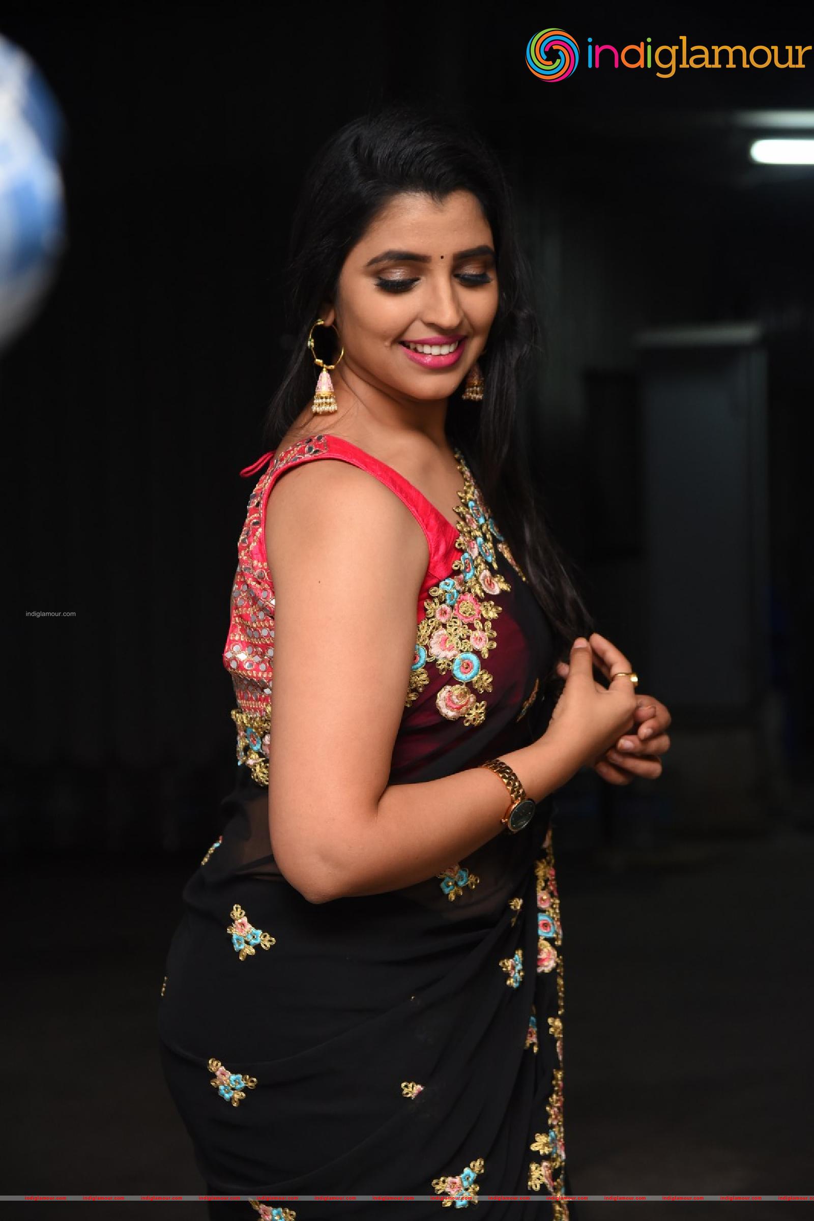 Syamala Actress hd photo