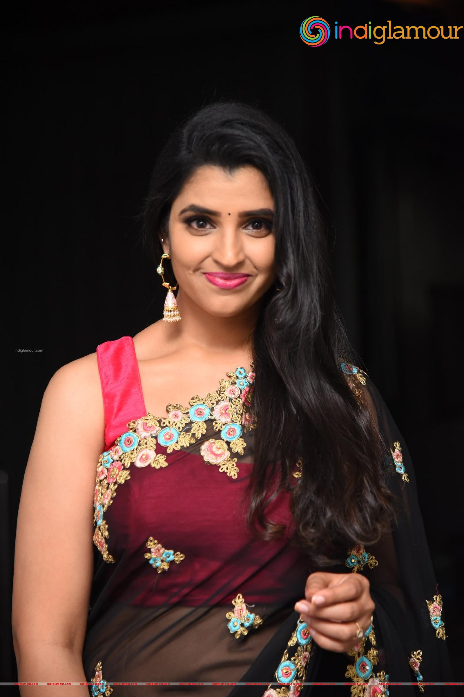 Syamala Actress hd photo