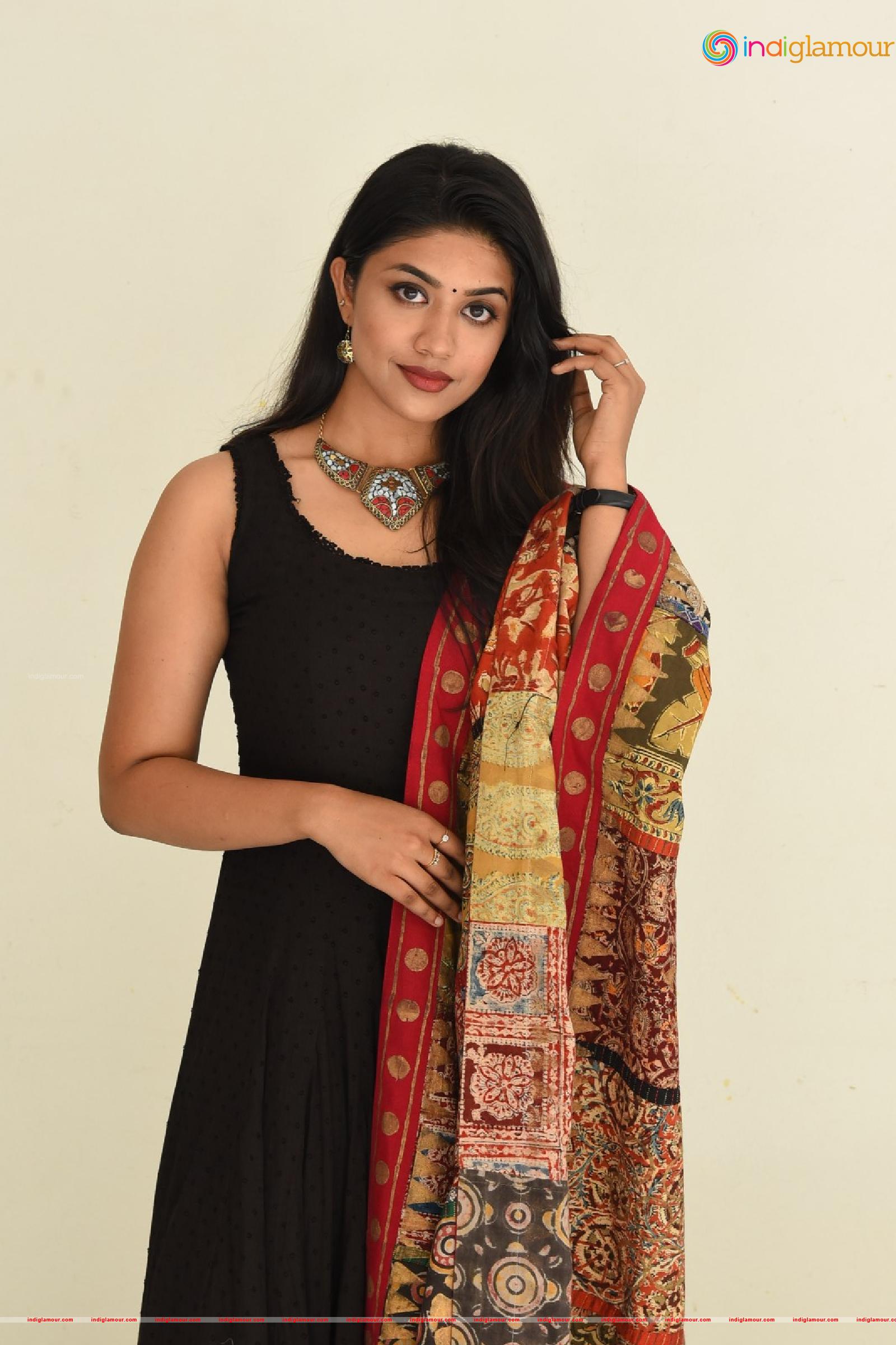 Malavika Satheesan Actress hd photo
