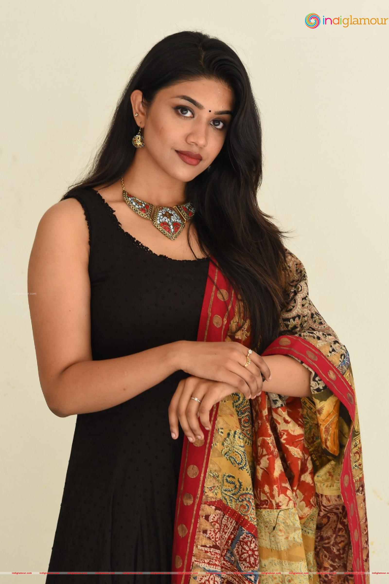 Malavika Satheesan Actress hd photo