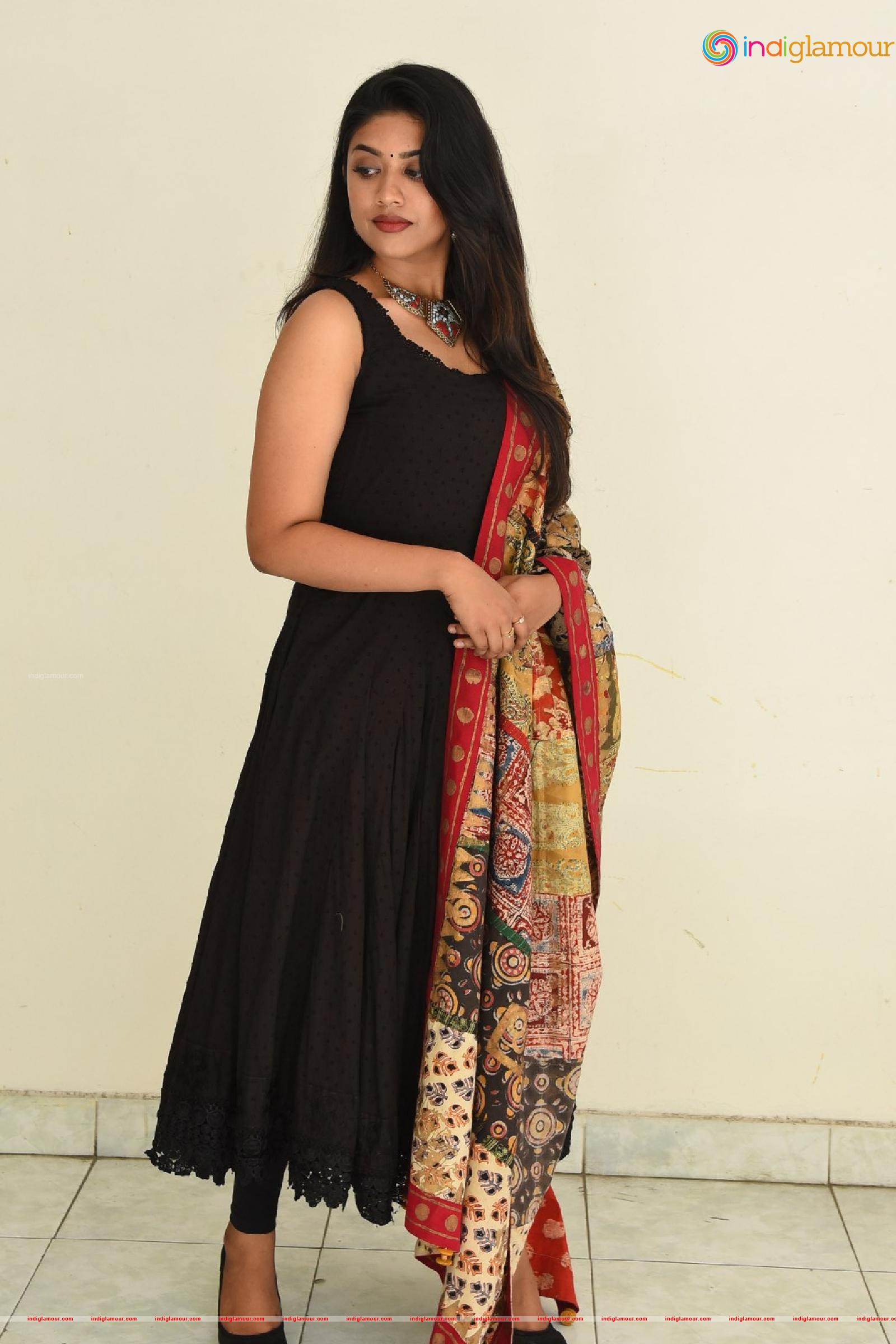 Malavika Satheesan Actress hd photo