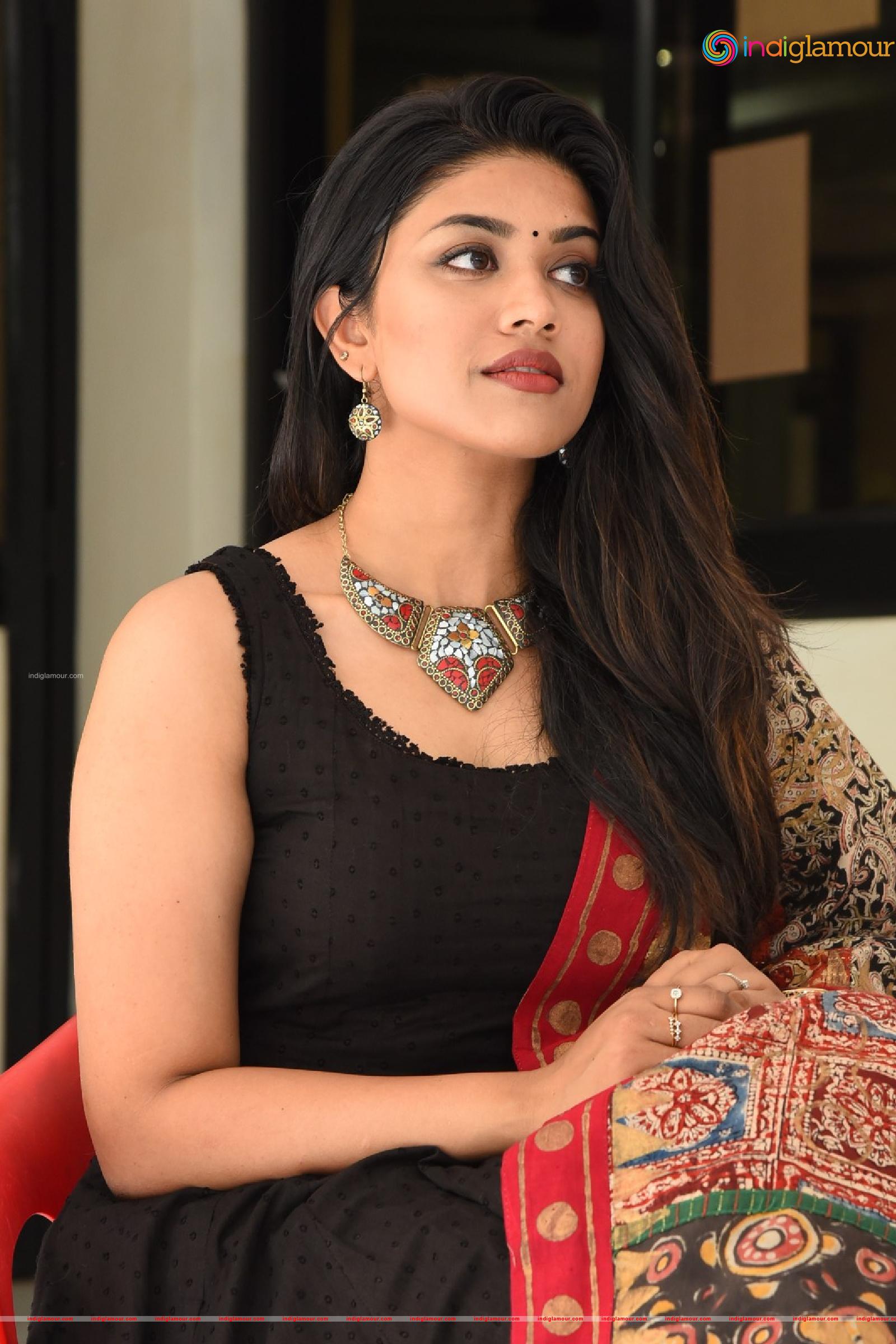 Malavika Satheesan Actress hd photo