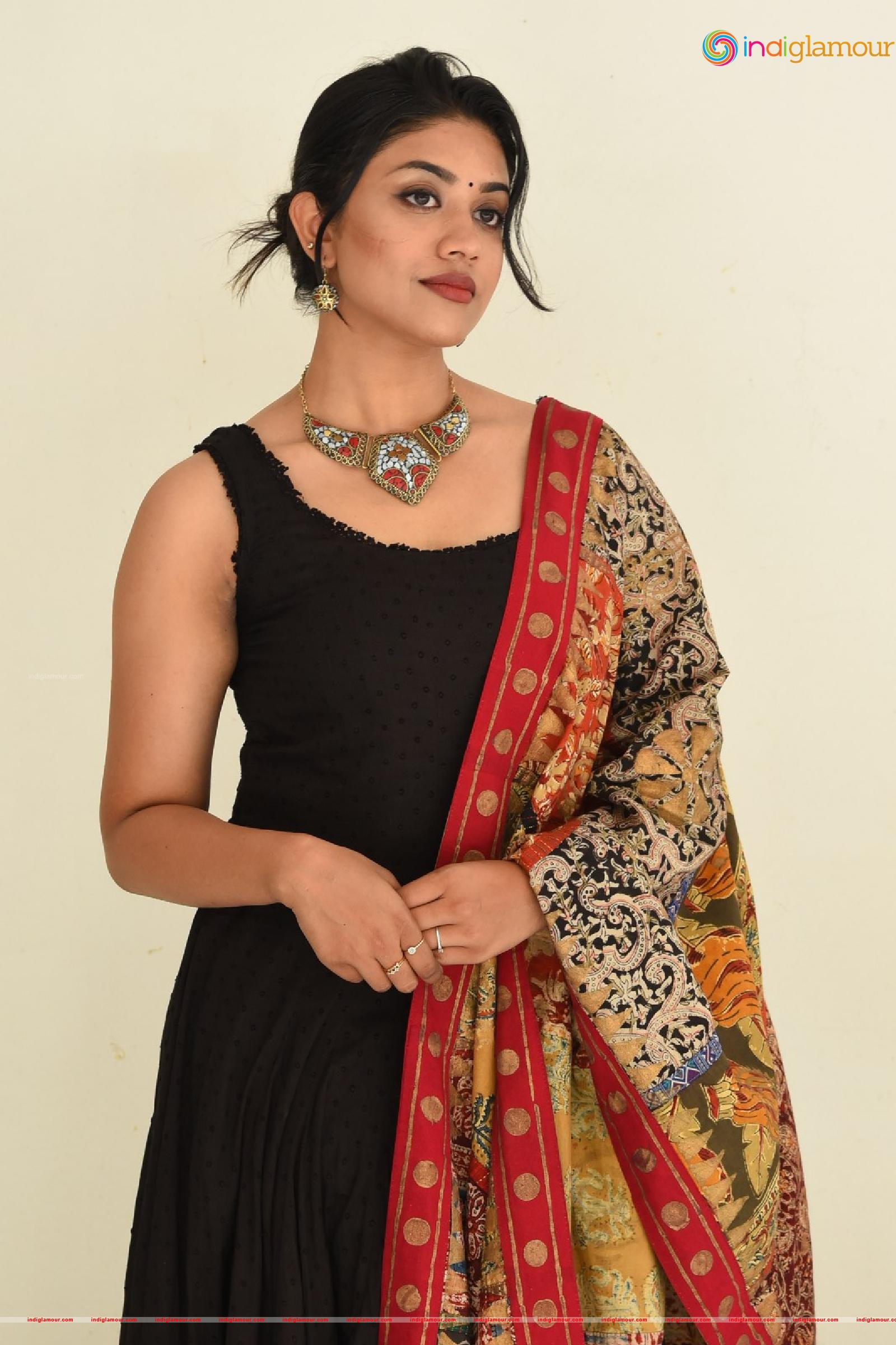 Malavika Satheesan Actress hd photo