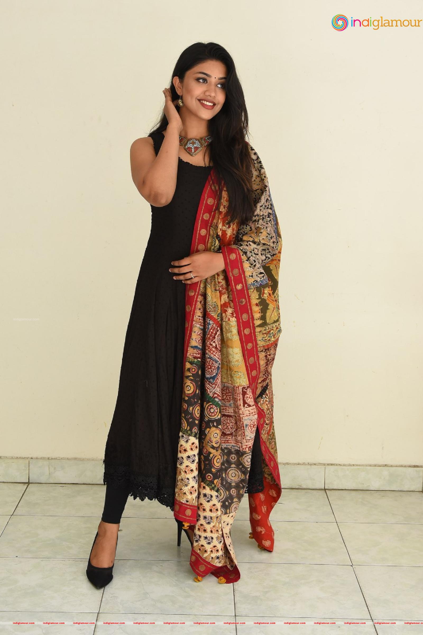Malavika Satheesan Actress hd photo
