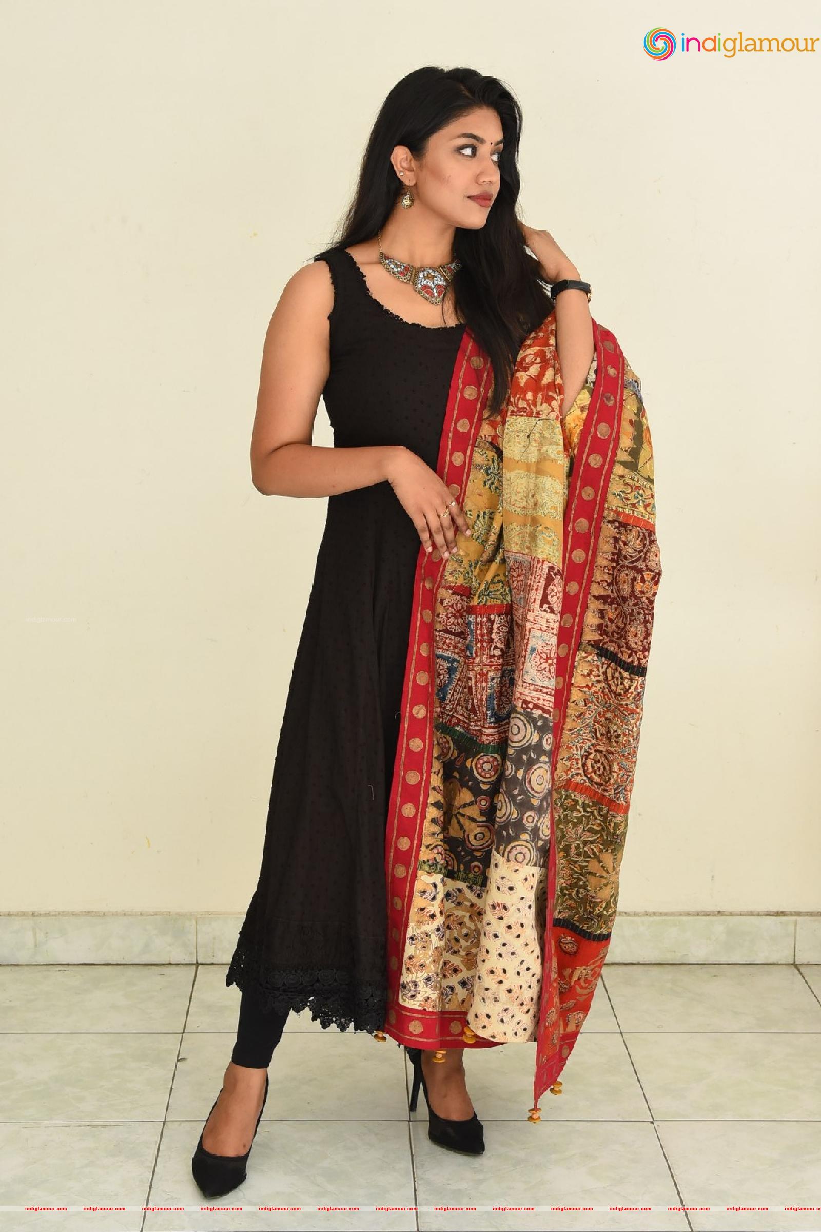 Malavika Satheesan Actress hd photo