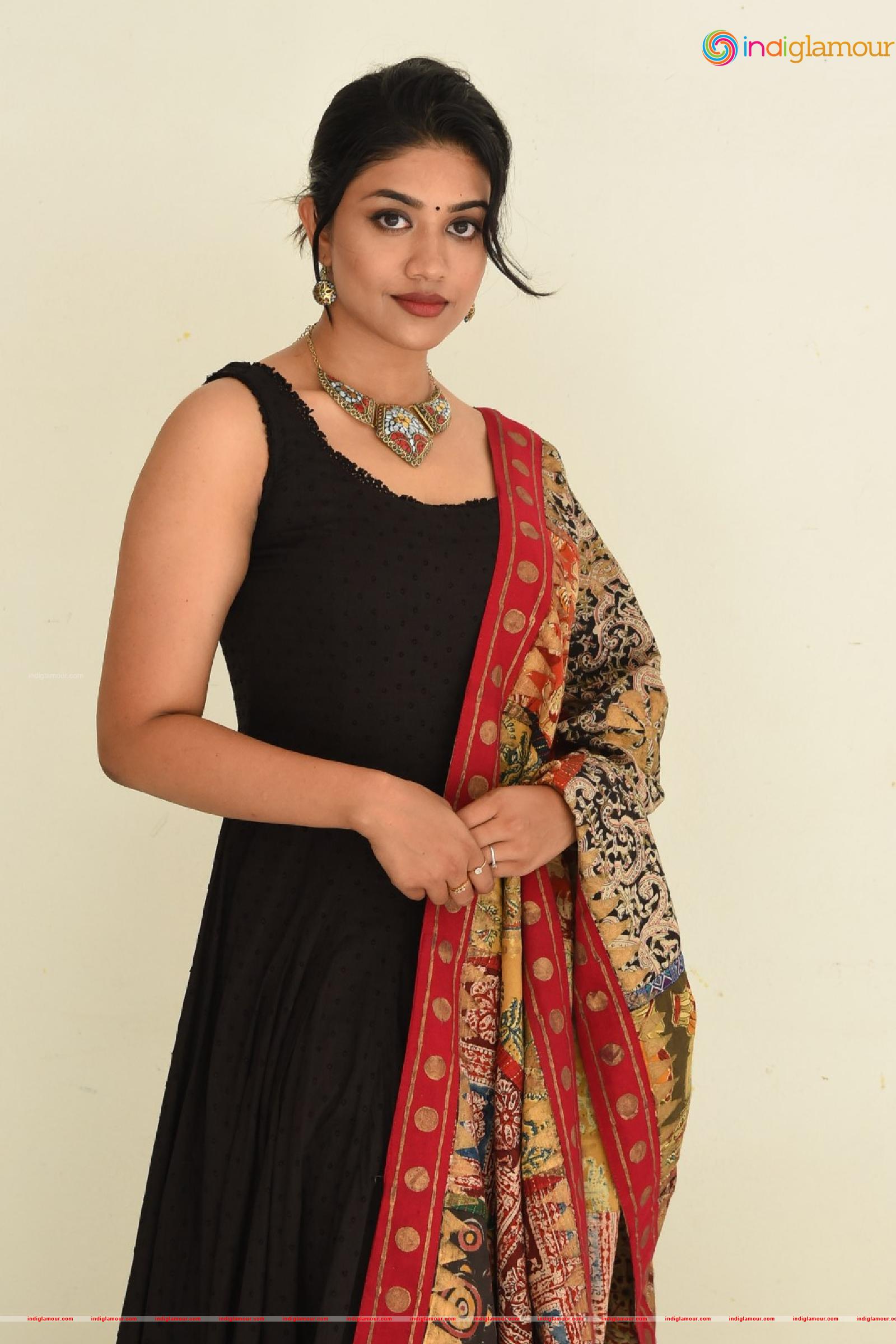 Malavika Satheesan Actress hd photo