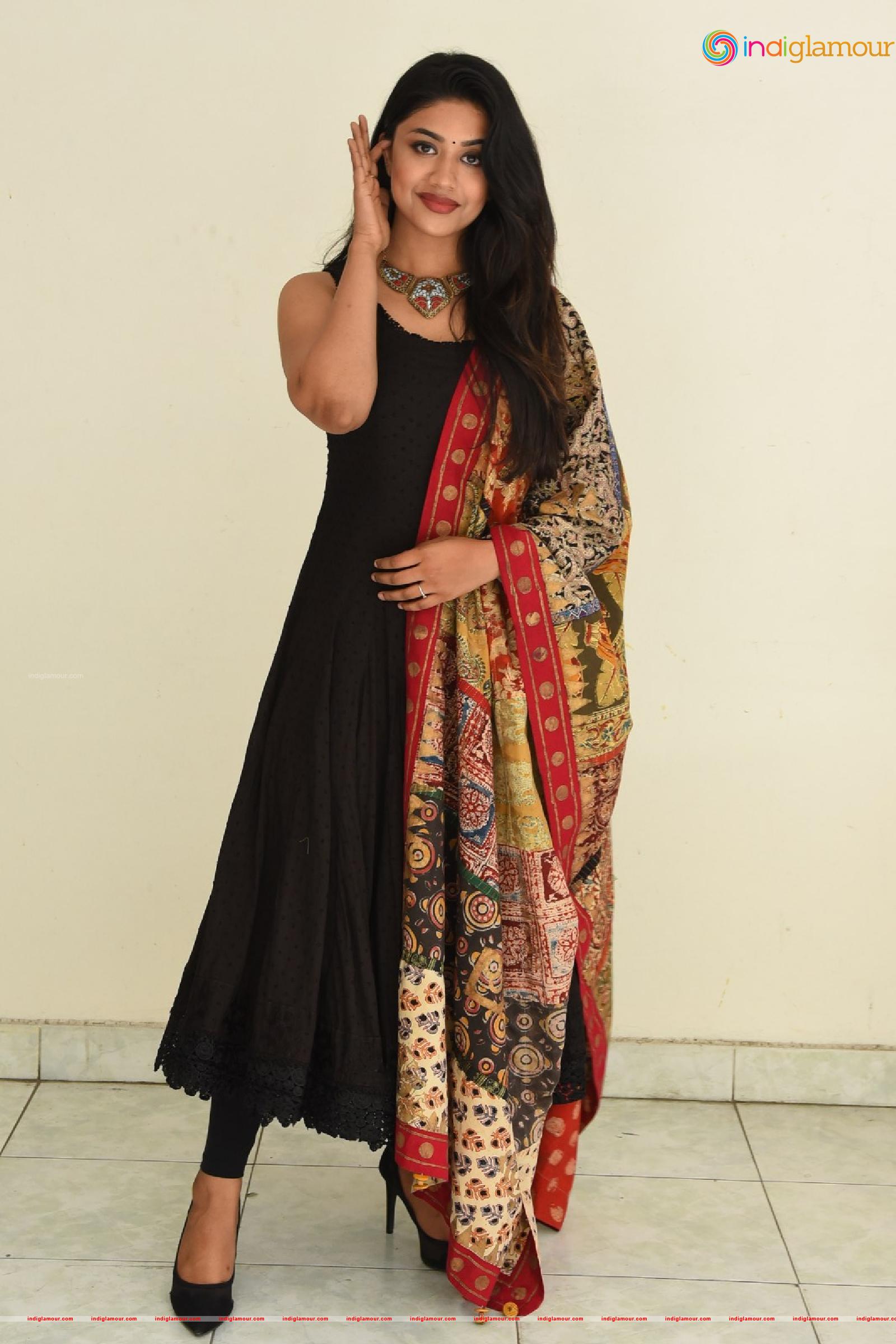 Malavika Satheesan Actress hd photo