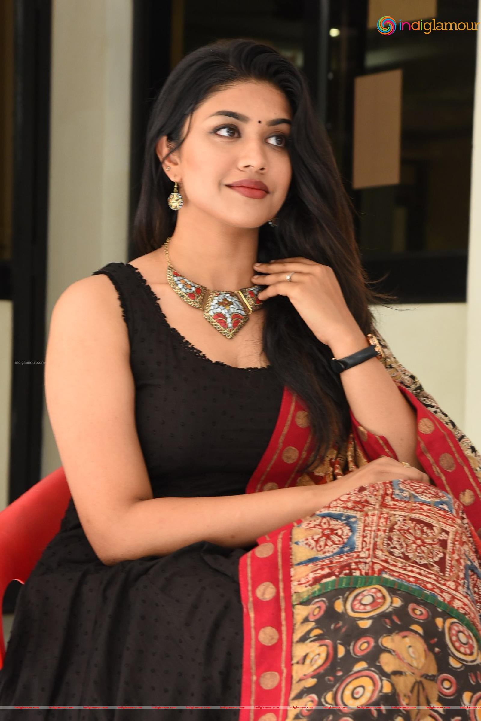 Malavika Satheesan Actress hd photo