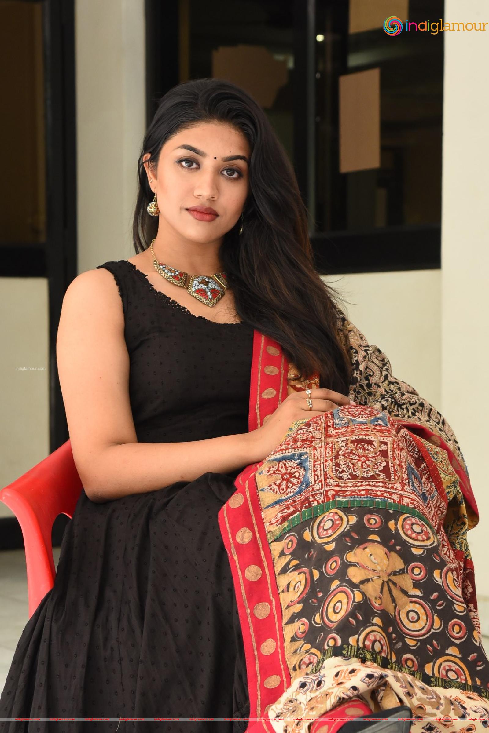 Malavika Satheesan Actress hd photo
