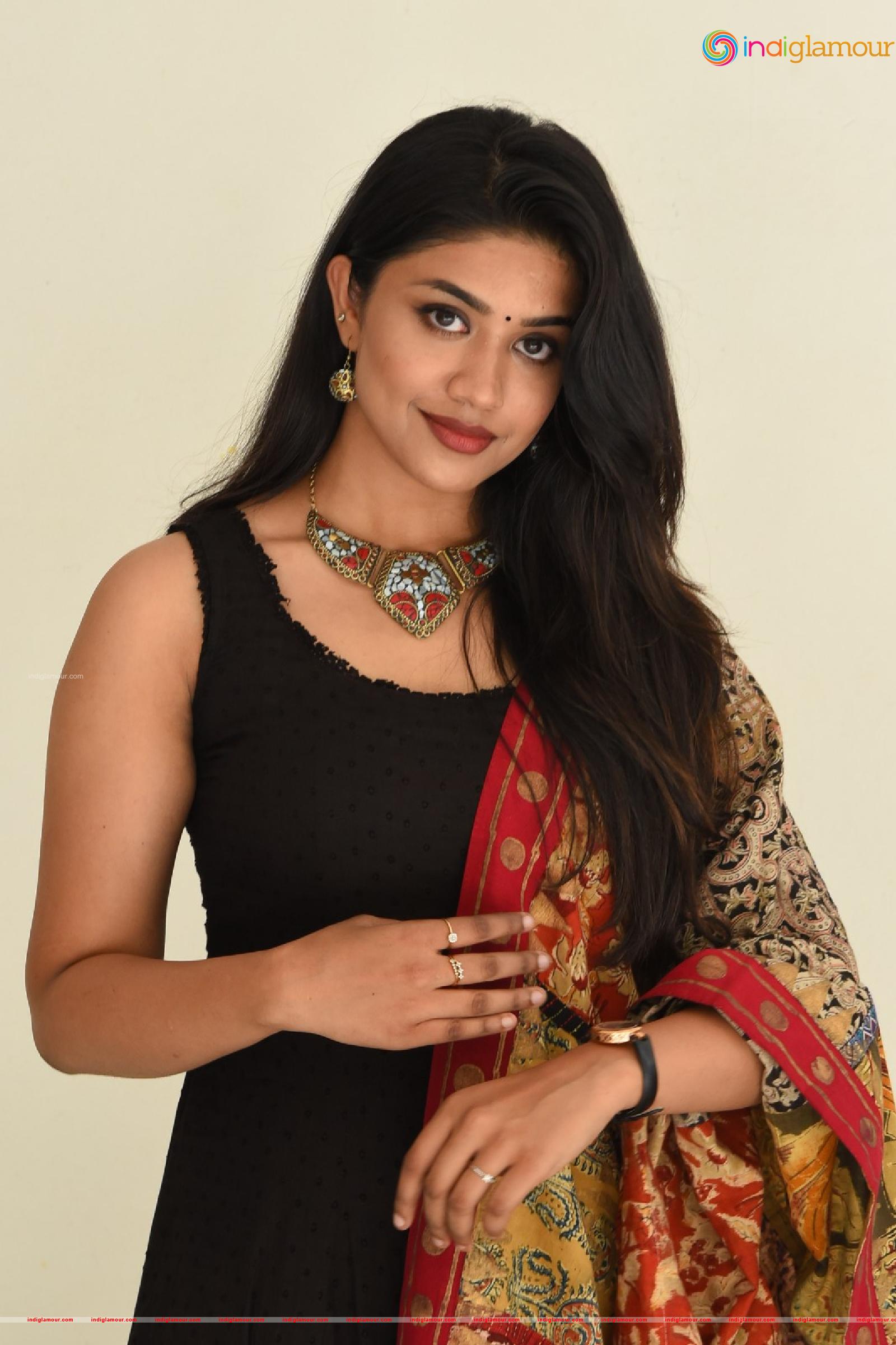 Malavika Satheesan Actress hd photo